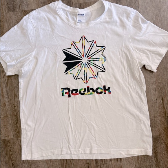 Reebok Classic • Starcrest Tee - Picture 2 of 9